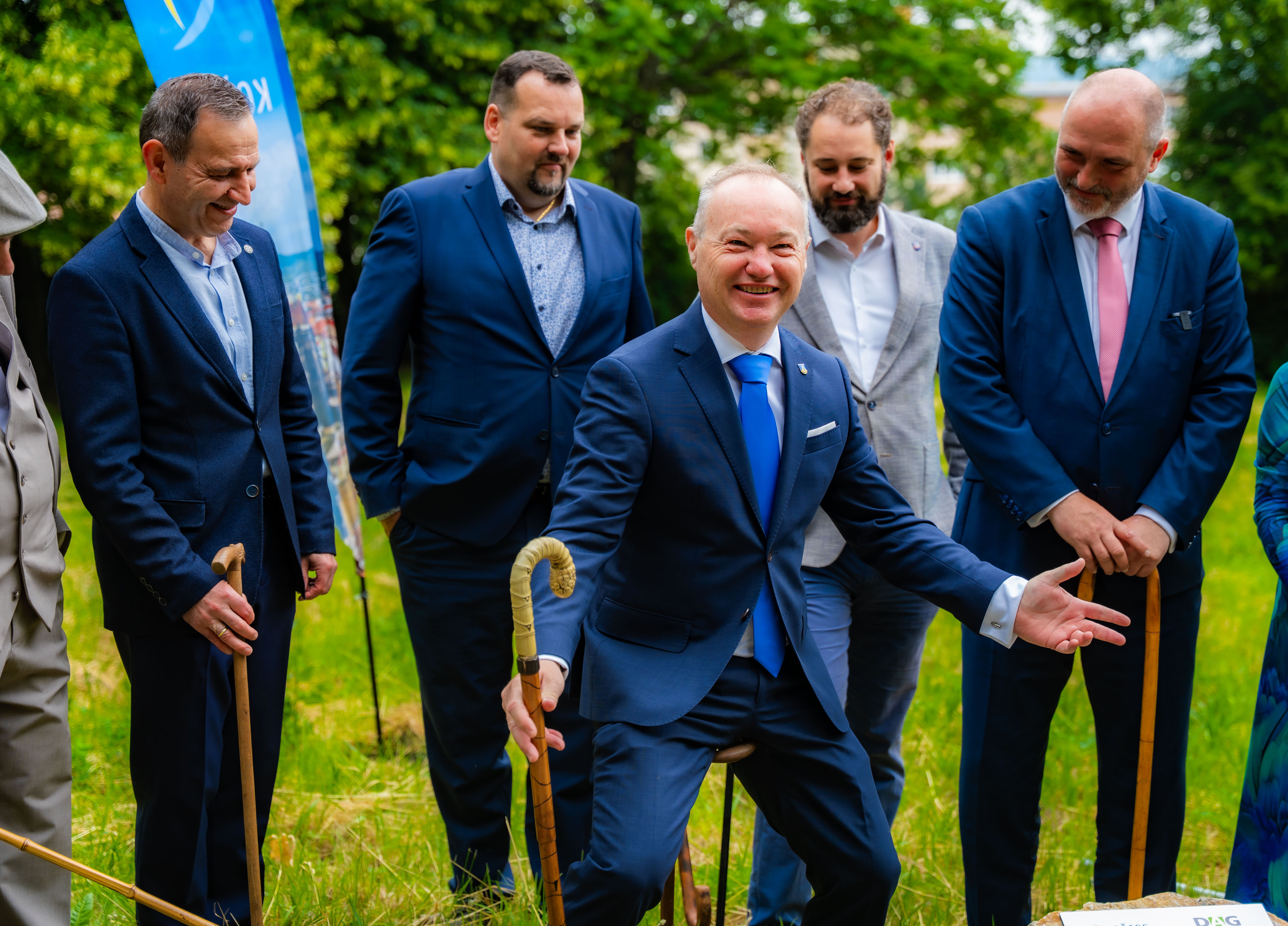 Poklepanie zakladneho kamena - Rekonstrukcia budovy pre seniorov-1-5